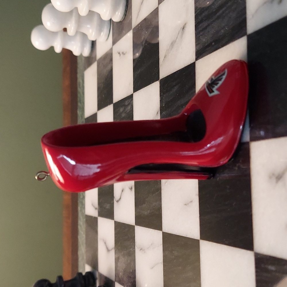 NWOT ATLANTA FALCONS STILETTO HIGH HEEL ORNAMENT Limited Edition 2010 RARE